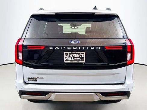 Used 2025 Ford Expedition Platinum AWD/4WD image 5