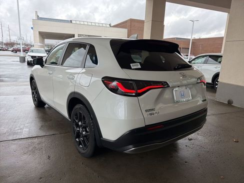 Certified 2024 Honda HR-V Sport image 3