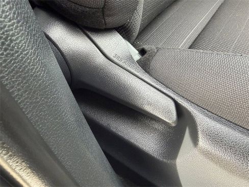 Used 2024 Toyota Corolla Cross SE image 35