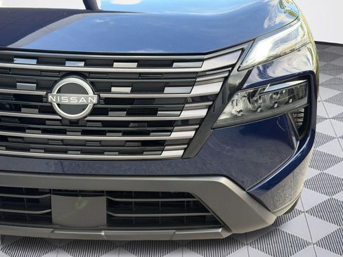 Used 2026 Nissan Rogue SV FWD image 11
