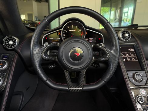 Used 2015 McLaren 650S Spider RWD image 39