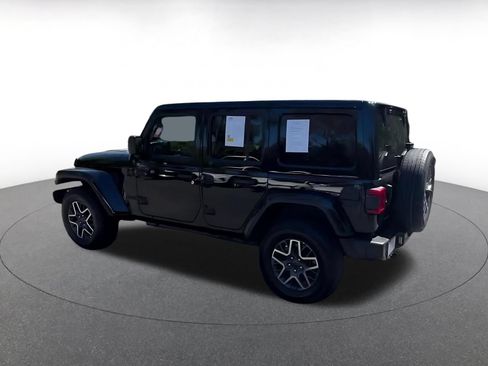 Used 2025 Jeep Wrangler Unlimited Sahara AWD/4WD image 10
