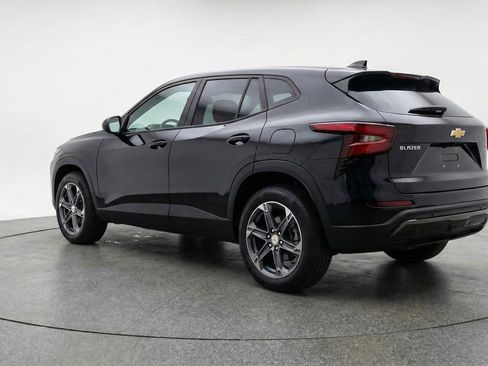 Used 2025 Chevrolet Blazer LT image 6