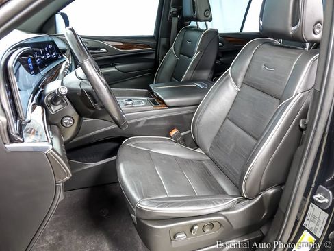Used 2023 Cadillac Escalade Premium Luxury w/ LPO, Radiant Package AWD/4WD image 9
