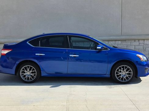 Used 2015 Nissan Sentra SR FWD image 2