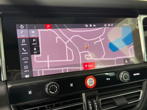 New 2026 Porsche Macan image 32