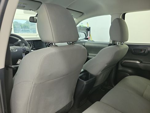 Used 2020 Toyota Tacoma SR5 RWD image 12