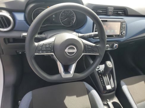 Used 2025 Nissan Versa SV FWD image 14