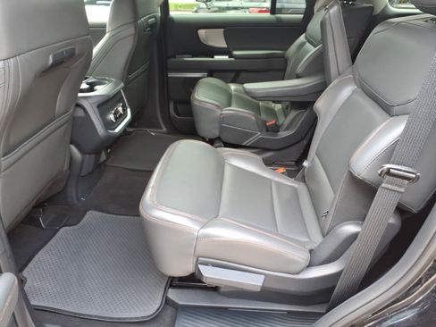 Certified 2025 Ford Expedition Active AWD/4WD image 14