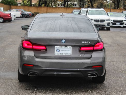 Used 2022 BMW 530e w/ Premium Package image 5