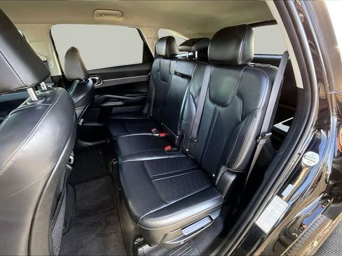 Used 2024 Kia Sorento S image 26