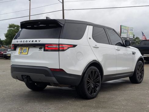 Used 2018 Land Rover Discovery HSE AWD/4WD image 3