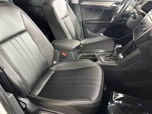Used 2022 Volkswagen Tiguan SE FWD image 27