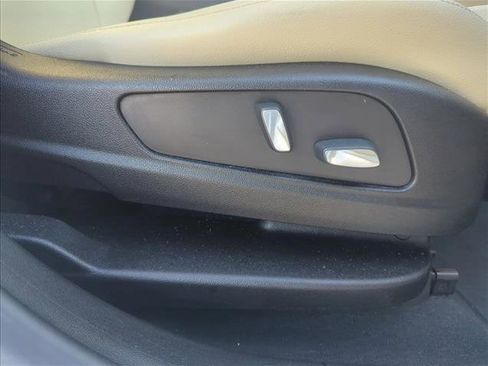 Used 2018 Cadillac XT5 FWD image 22