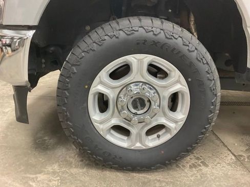 Used 2025 Ford F250 XLT image 15