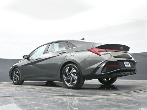 Certified 2024 Hyundai Elantra Limited image 41