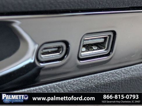 Used 2025 Buick Enclave Preferred FWD image 25