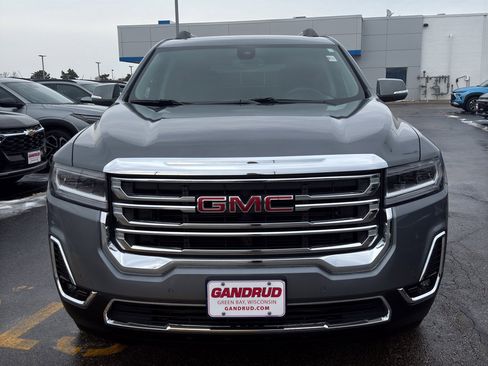 Certified 2022 GMC Acadia SLT w/ Preferred Package image 3