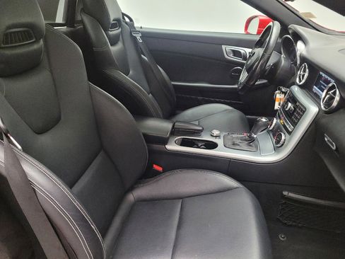 Used 2015 Mercedes-Benz SLK 250 w/ Premium Package image 21
