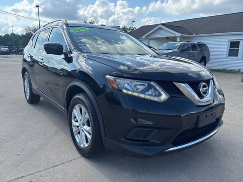 Used 2016 Nissan Rogue SV w/ SV Premium Package AWD/4WD image 2