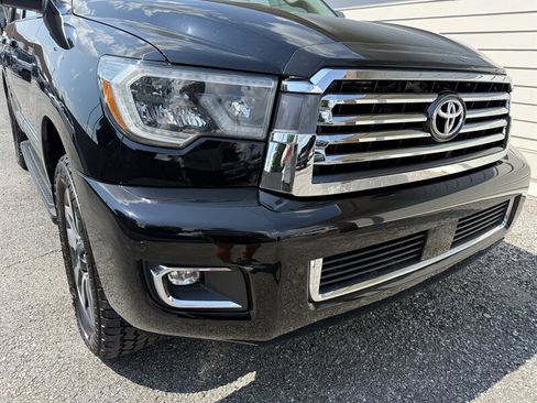 Used 2021 Toyota Sequoia Limited AWD/4WD image 5