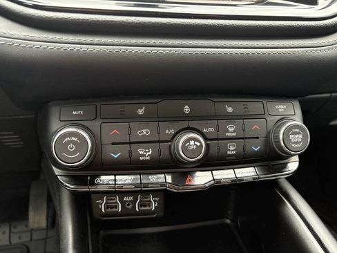 Used 2021 Dodge Durango SXT AWD/4WD image 13