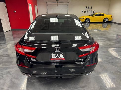 Used 2018 Honda Accord Sport image 13