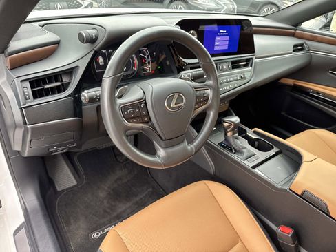 Certified 2024 Lexus ES 350 w/ Premium Package image 21