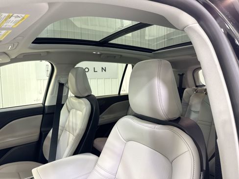 New 2026 Lincoln Aviator 2WD image 24