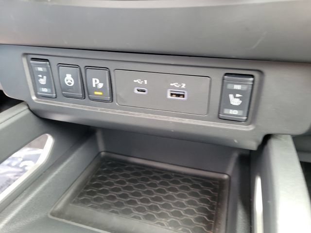 Used 2025 Nissan Frontier SV w/ SV Convenience Package RWD image 30