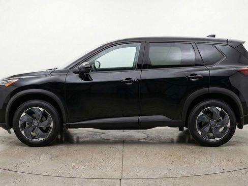 Used 2025 Nissan Rogue SV image 5