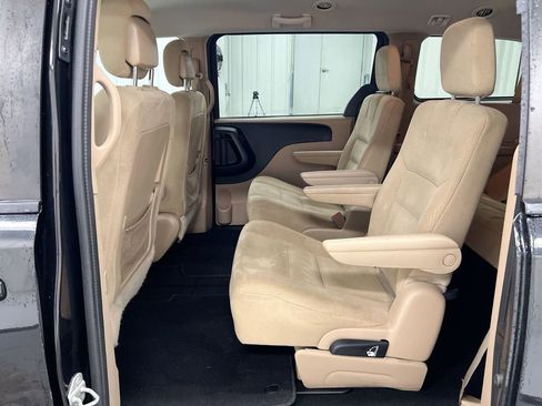 Used 2016 Dodge Grand Caravan SXT FWD image 21