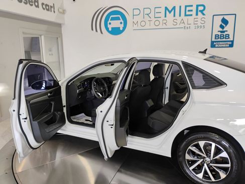 Used 2023 Volkswagen Jetta S image 5