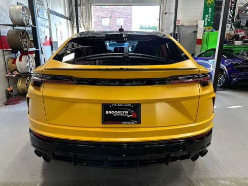 Used 2022 Lamborghini Urus Base image 7