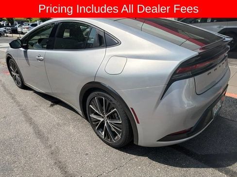 Used 2023 Toyota Prius XLE FWD image 5