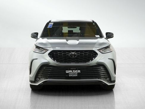 Used 2025 Toyota Highlander XSE image 8