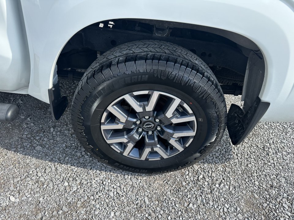 Used 2024 Nissan Frontier SL AWD/4WD image 22