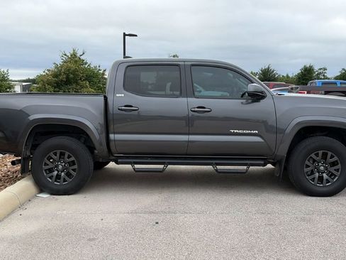 Used 2023 Toyota Tacoma SR5 RWD image 4