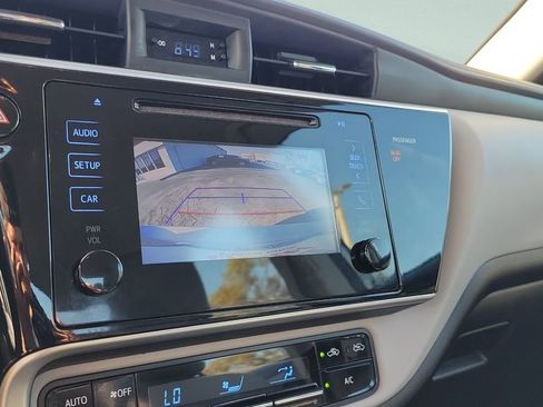 Used 2017 Toyota Corolla LE image 17