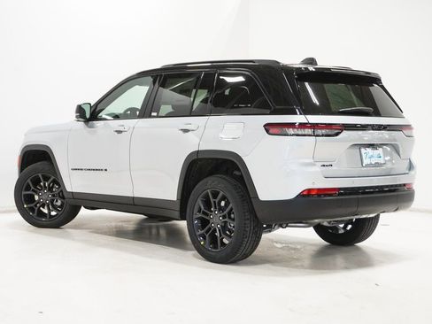 New 2025 Jeep Grand Cherokee Limited image 5