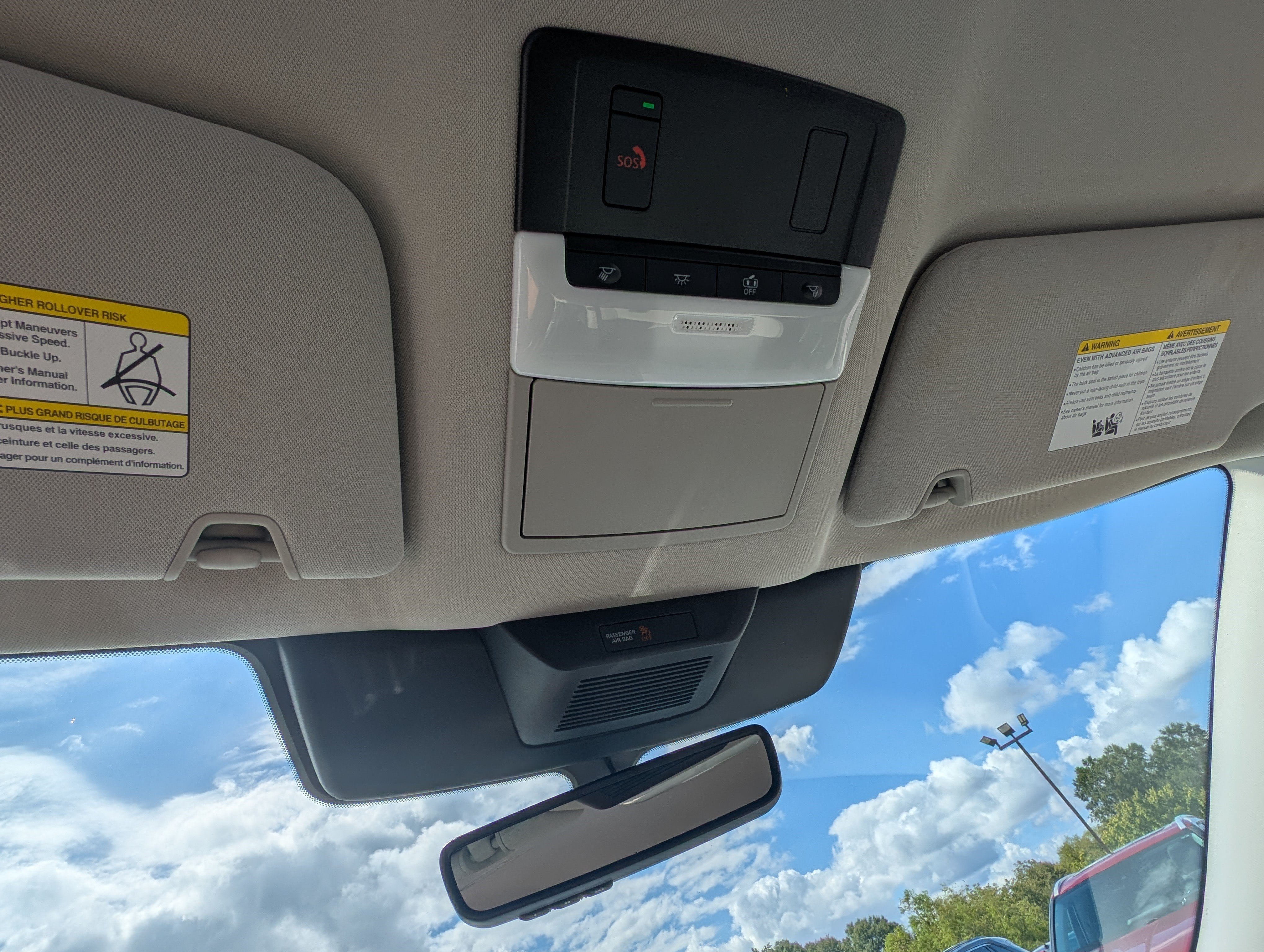 Used 2025 Nissan Pathfinder SL FWD image 31