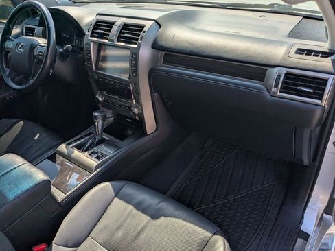 Used 2016 Lexus GX 460 w/ Navigation Package image 21