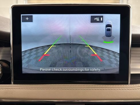 Used 2021 Lincoln Corsair Standard w/ Premium Package image 16