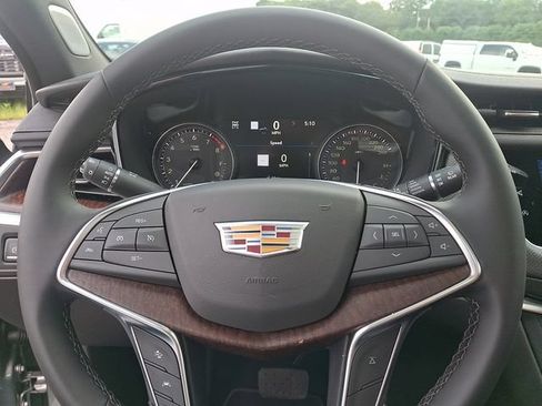 Certified 2026 Cadillac XT5 Premium Luxury w/ Driver Assist Package AWD/4WD image 4