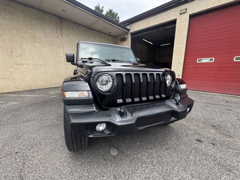 Used 2018 Jeep Wrangler Unlimited Sport S AWD/4WD image 13