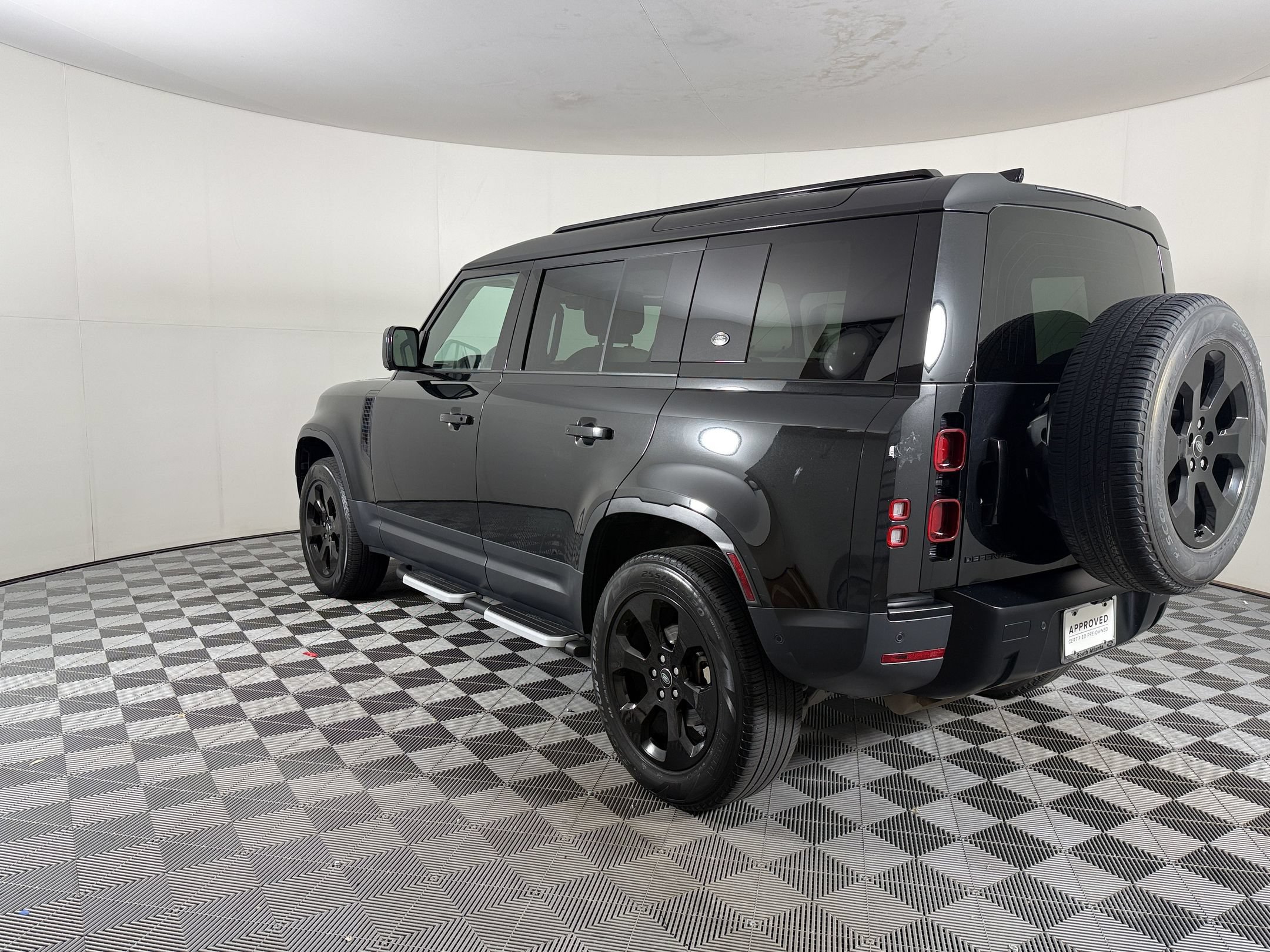 Used 2024 Land Rover Defender 110 S AWD/4WD image 3