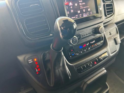 Used 2025 RAM ProMaster 2500 w/ Convenience Group FWD image 9