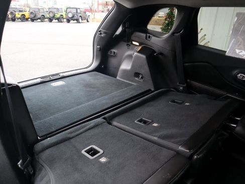 Used 2019 Jeep Cherokee Trailhawk image 48