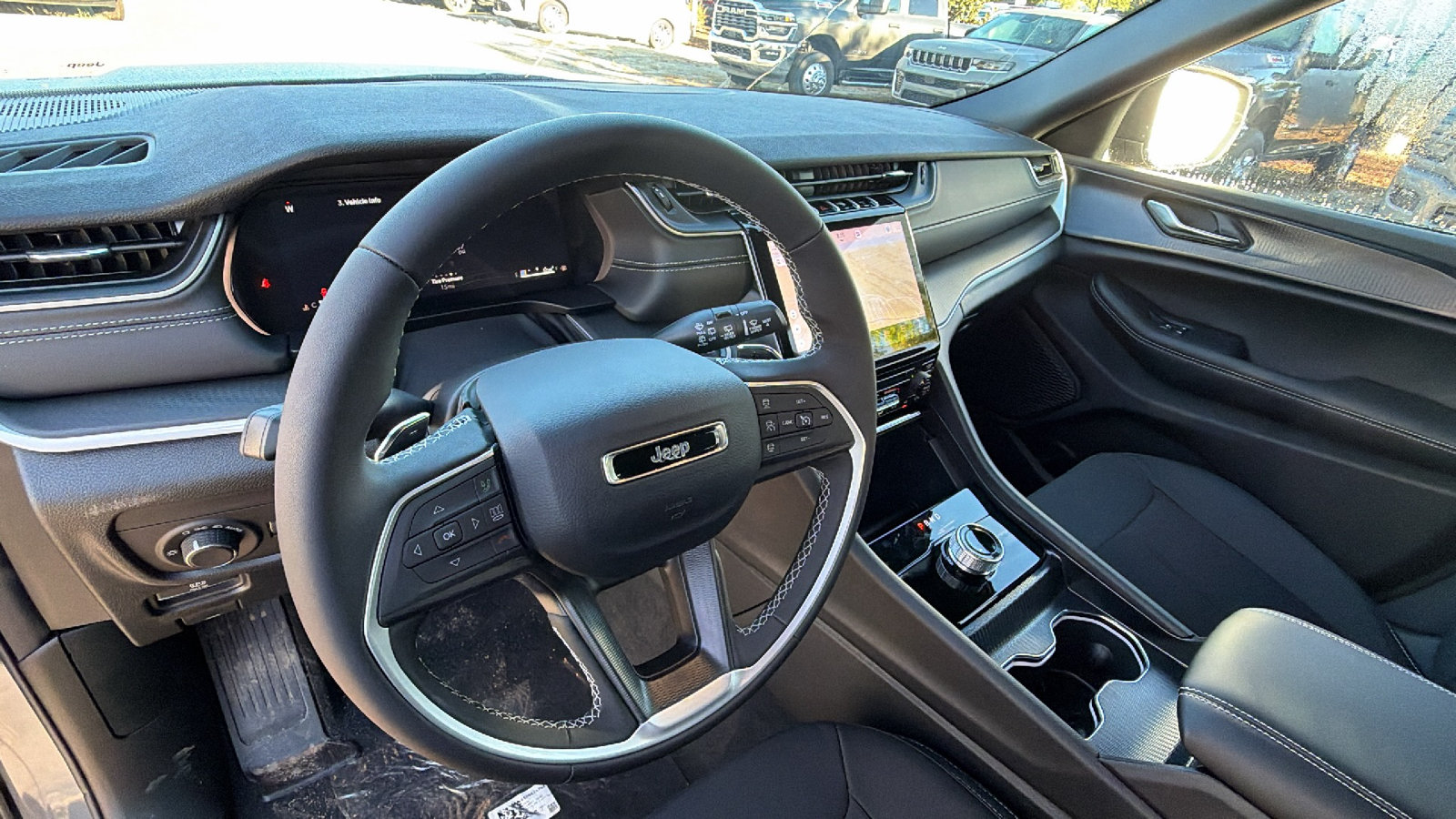 New 2027 Jeep Grand Cherokee Laredo RWD image 20