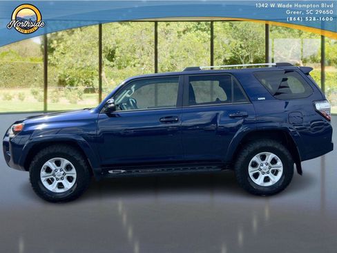 Used 2021 Toyota 4Runner SR5 Premium w/ Moonroof Package RWD image 24